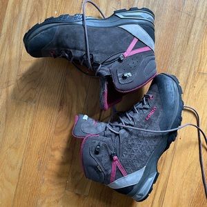 Lowa Sassa GTX Mid Hiking Boots - Women's